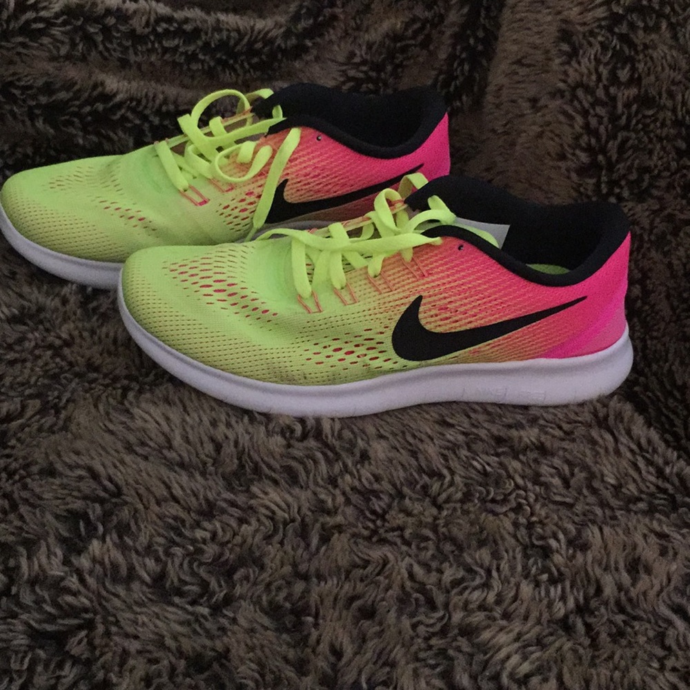 NEW Nike Free Run